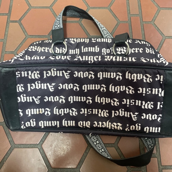 L.A.M.B. Gwen Stefani LeSportsac Weekender Bag - Picture 3 of 6